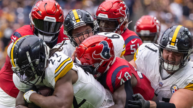 Thomas Shea-USA TODAY Sports, Steelers running back Najee Harris (22) rushes against Houston Texans linebacker Christian Harris (48) in the second half.
